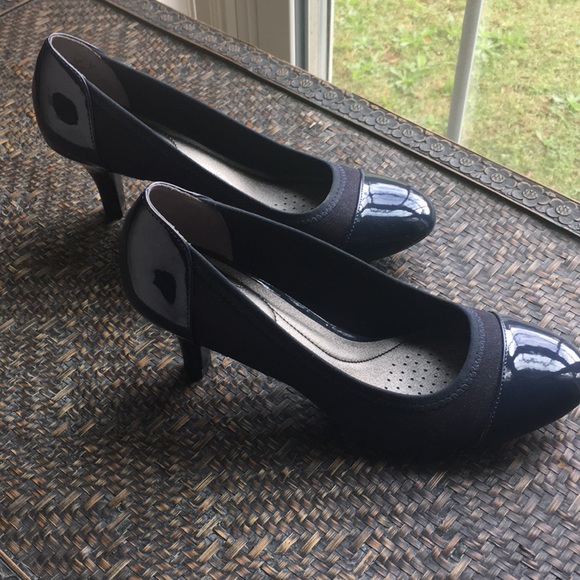 lifestride navy heels